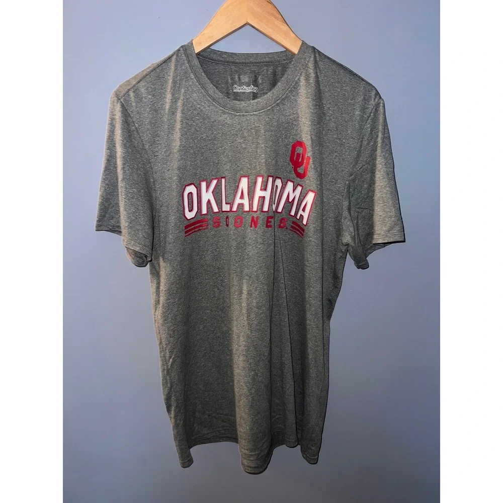 Captivating Oklahoma Sooners Mens Gray Graphic T-Shirt NCAA Fan Gear Size Medium